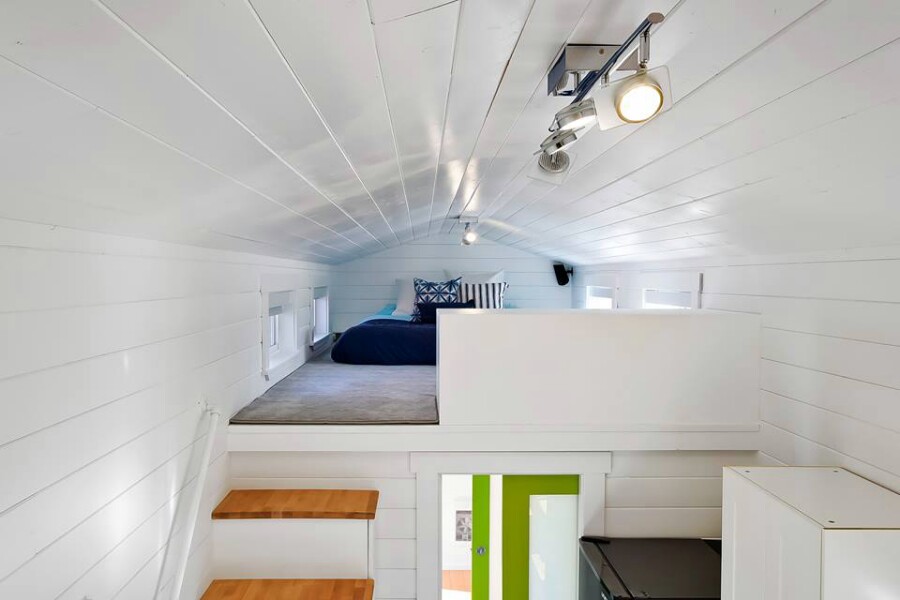 When You See Inside This Tiny House, You’ll Be Amazed At What Can Fit Inside Just 28 Feet!