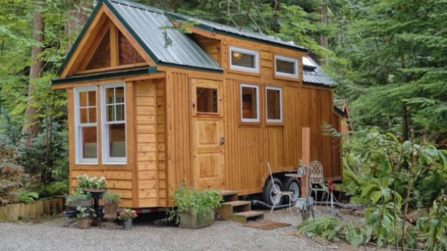You Can Try Out Tiny House Living at the Hope Island Cottage