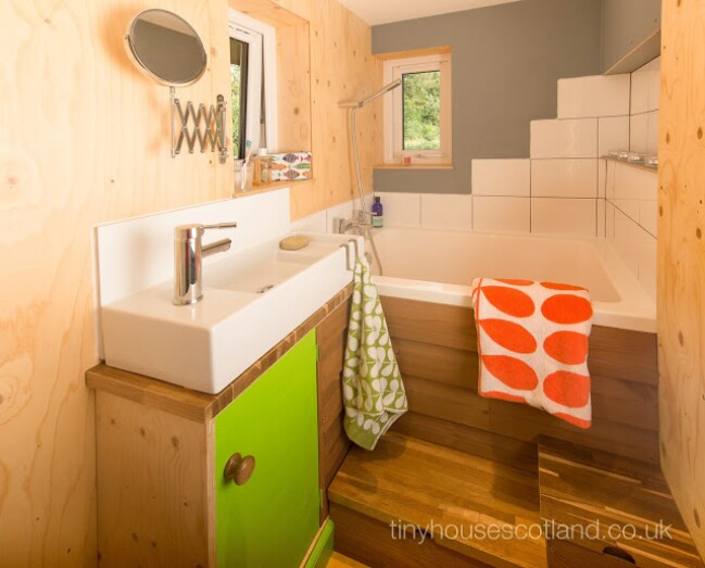 The Most Charming Tiny House in Scotland! You Have to See Inside Photos! {11 Photos}