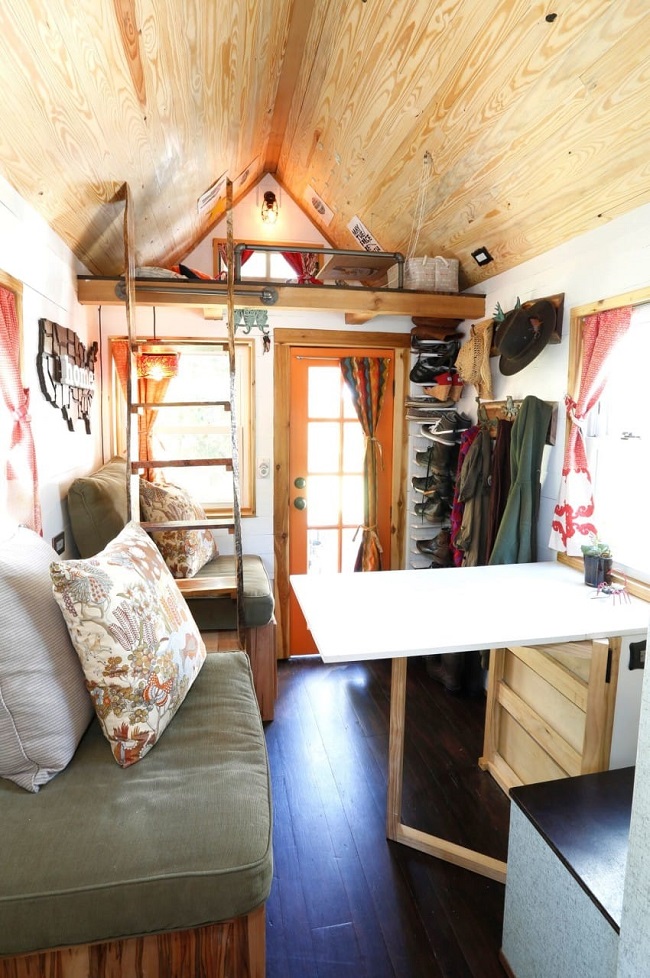 Young Couple Took Tiny House Love and True Love on a Road Trip!