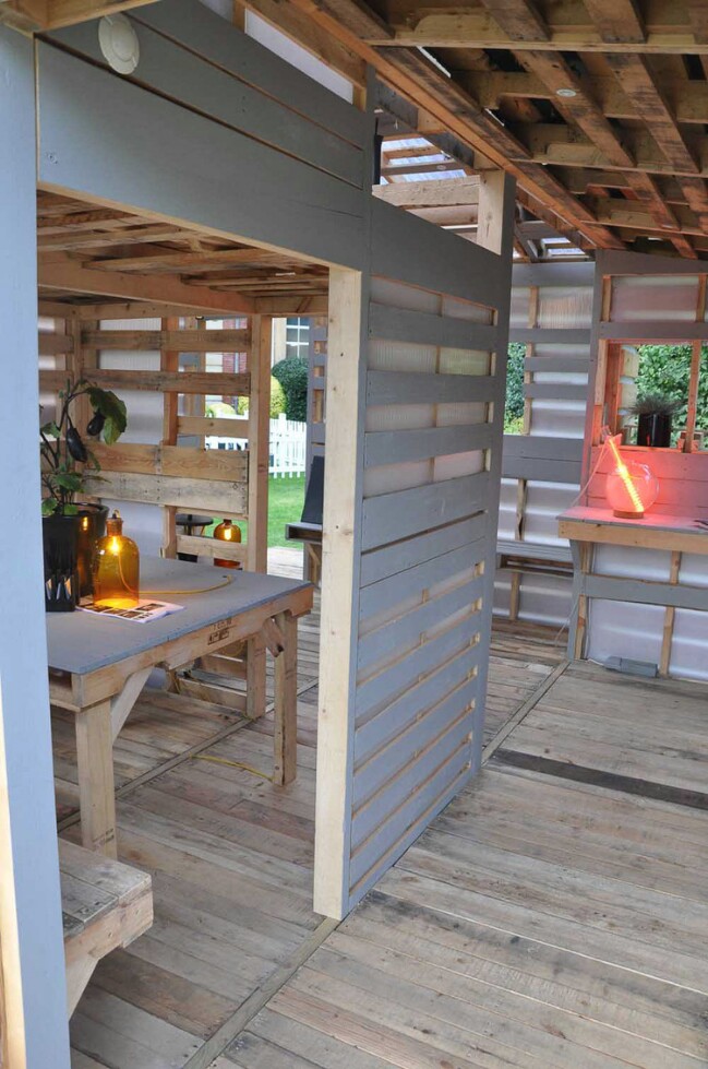 From Recycled Wood Pallets to Tiny Houses - Genius Homeless/Refugee Shelter Solution {Ikea Style Plans}
