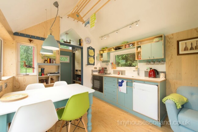 The Most Charming Tiny House in Scotland! You Have to See Inside Photos! {11 Photos}