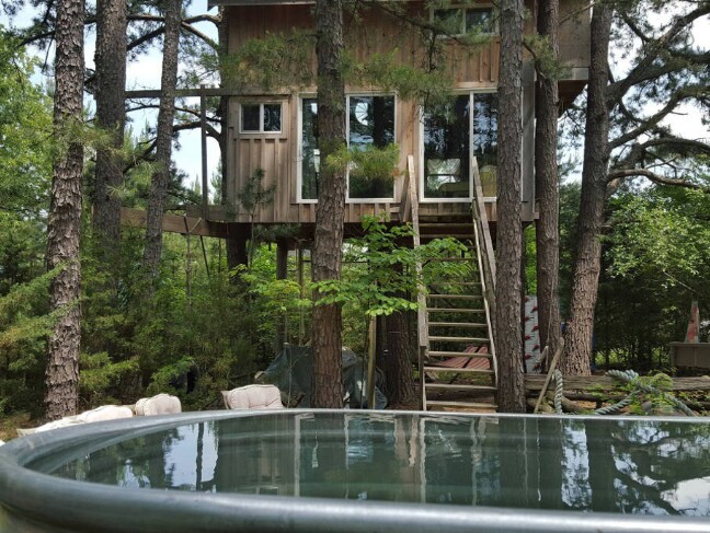 Tiny Vacation Treehouse