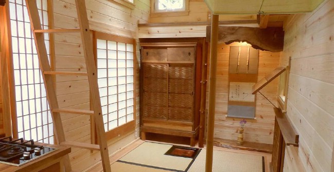 Pre-War Japanese Teahouse Tiny House