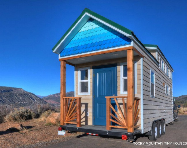 Tiny House Builders Save the Day on DIY Build