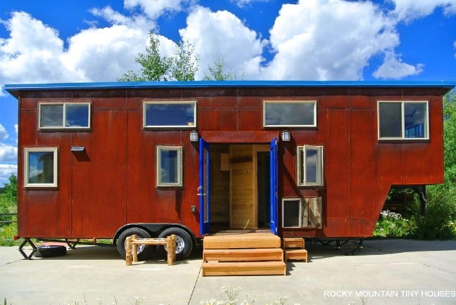 Real Estate Agent Builds Dream Tiny House on Gooseneck Chassis