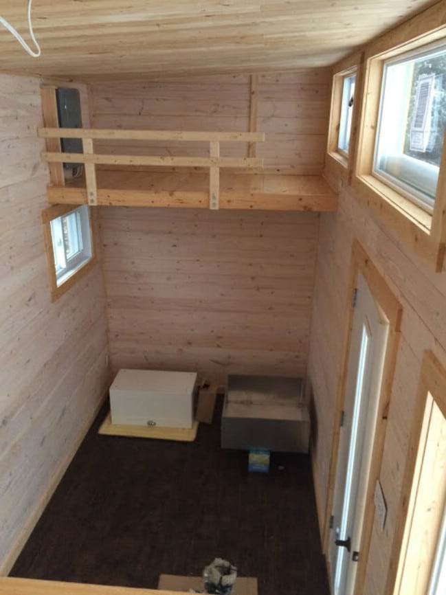 Cozy Canadian Tiny House Up for Sale in Quebec