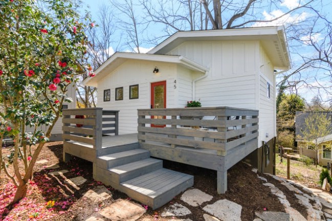 Wishbone Company Builds 768 Square Foot Tiny House Behind Asheville Home