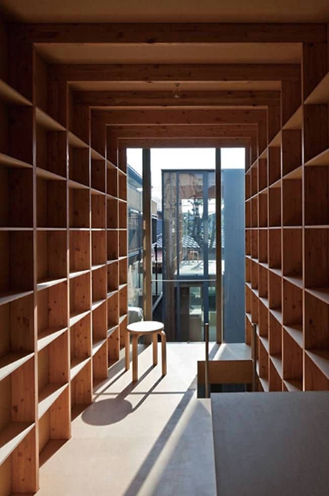 Tokyo Architect Designs House to Work Around Strict Zoning Regulations