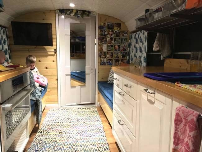 Family of FIVE Live in Tiny House Made from an Old School Bus - VIDEO House Tour