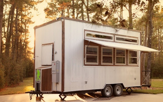 Life-Threatening Condition Leads Friends to Build Quality Tiny Homes