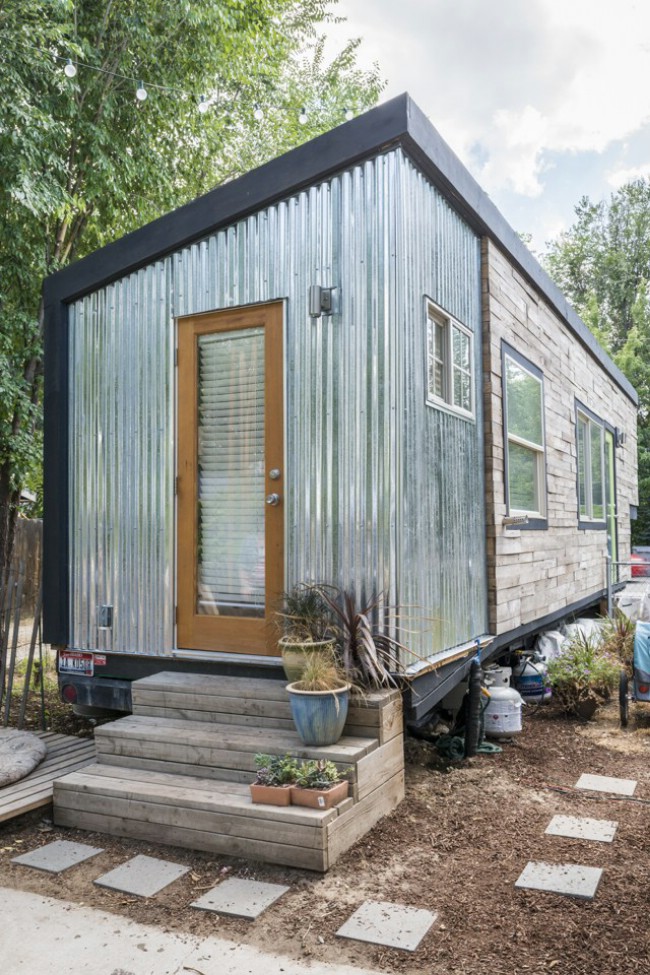 Single Woman Builds Tiny House and Finds Love and Freedom Along the Way