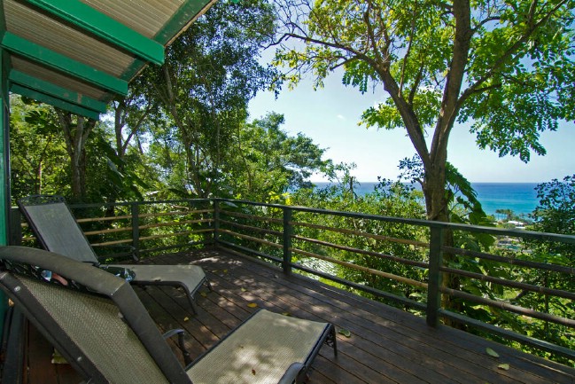 Stay at the Tiny and Eco-Friendly Sunset Beach Treehouse Bungalow in Haleiwa, Hawaii