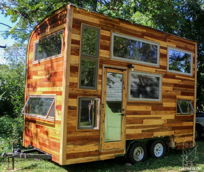 Self-Proclaimed Introvert Builds Nearly Chemical-Free Tiny House on His Own