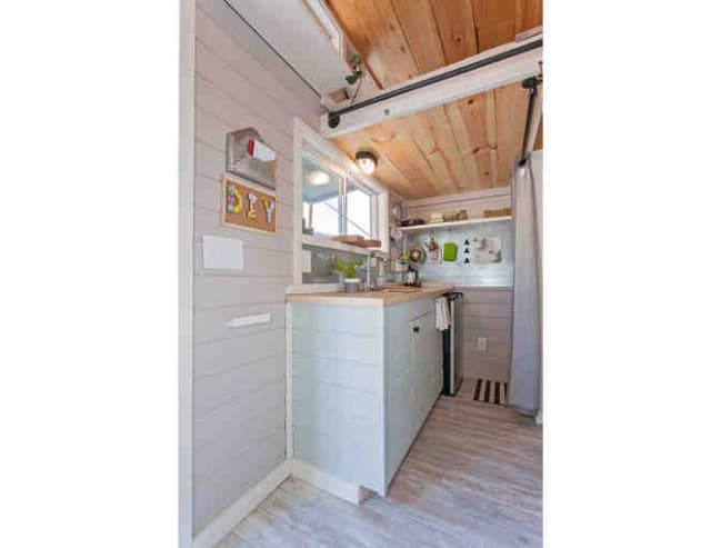 Super Tiny 123 Square Foot House Being Auctioned Off Now!