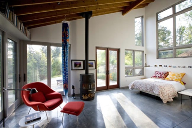 The Russian River Studio Is a Perfect Complement To Its Beautiful Woodland Site