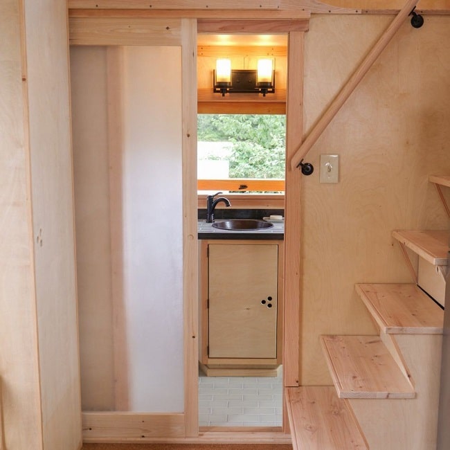 Zyl Vardos Releases Latest One-of-a-Kind Tiny House, the “Damselfly”