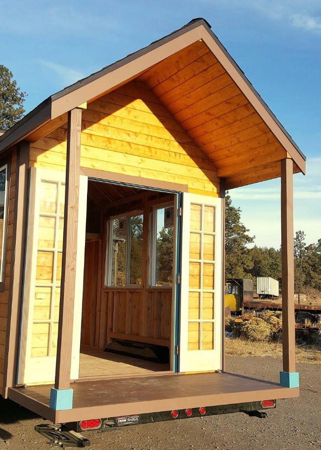 The Mountain Bungalow Is The Unique 230-Square-Foot Tiny House You’ve Been Dreaming Of