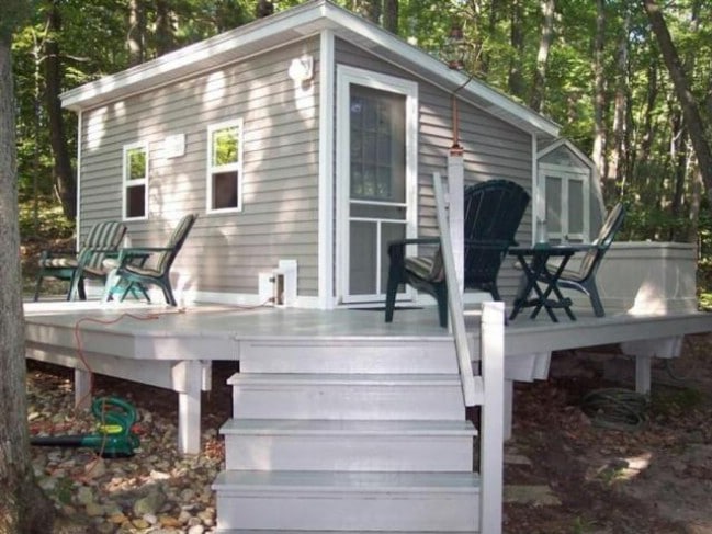 Take a Tour of the 300-Square-Foot “Tiny Lake House”