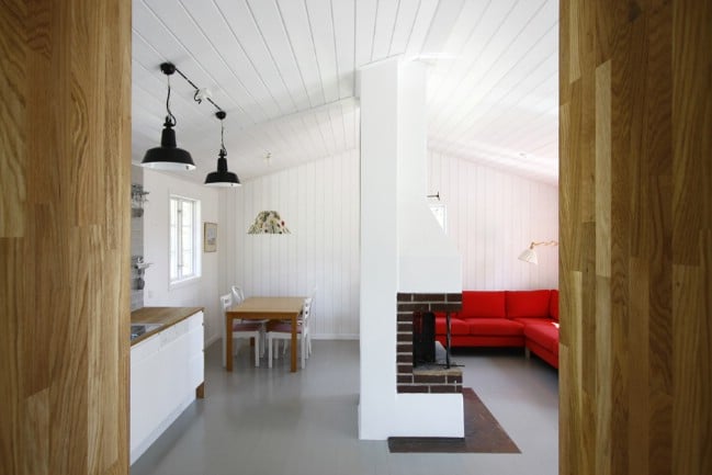 This Bright, Airy Tiny House Used To Be Dark and Claustrophobic