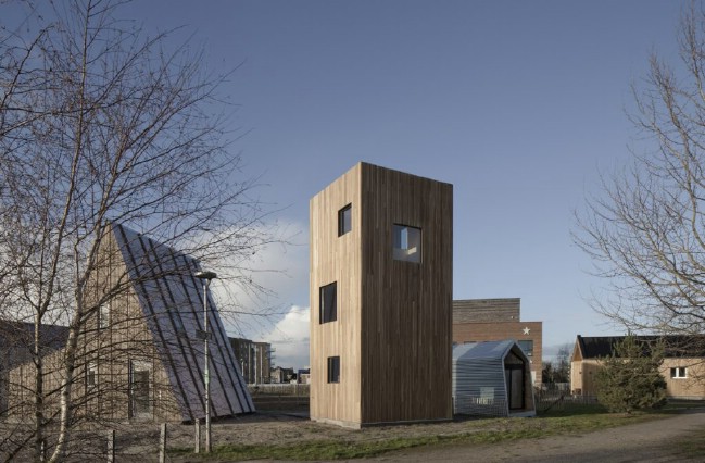 This Dutch Tiny House Pioneers Space-Saving Solutions for Urban Living