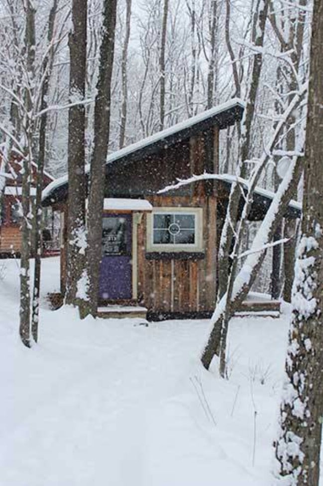 Stay in Funkomatik 513, a Cute Tiny Cabin with a Funky Purple Door