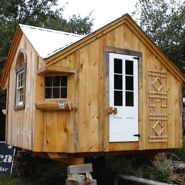 This Rustic Tiny Cottage Is Both Stylish and Spacious