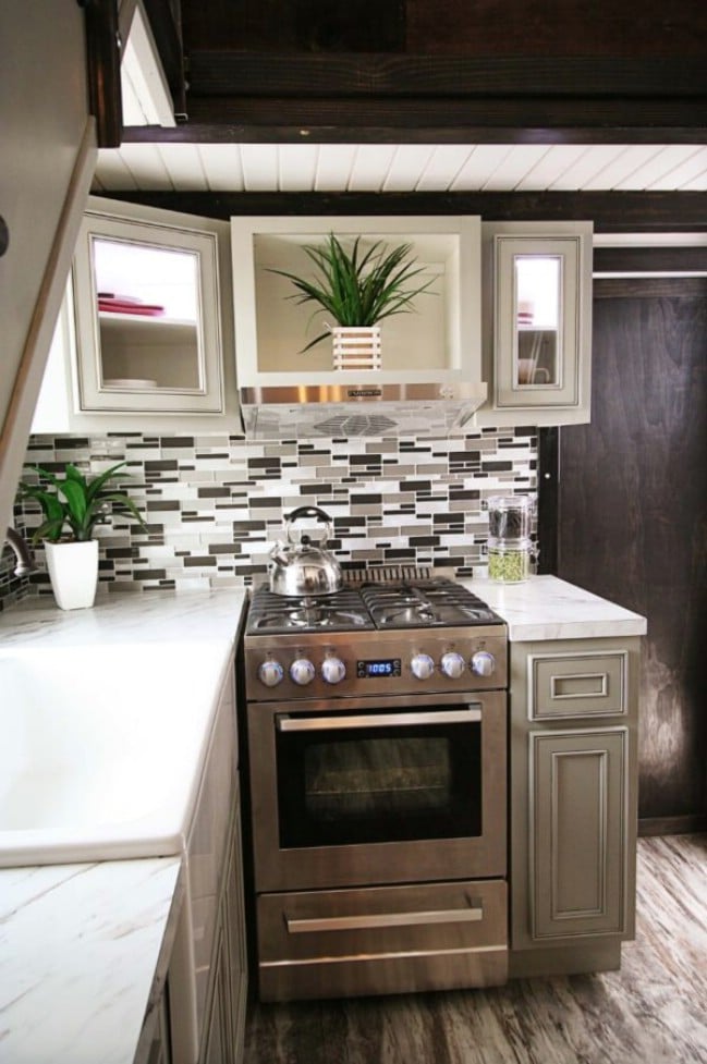 Check Out Another “Huge” Tiny House from Idahomes