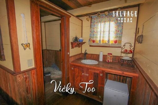 The Vicky Too Guest House is a Homey Tiny Accommodation