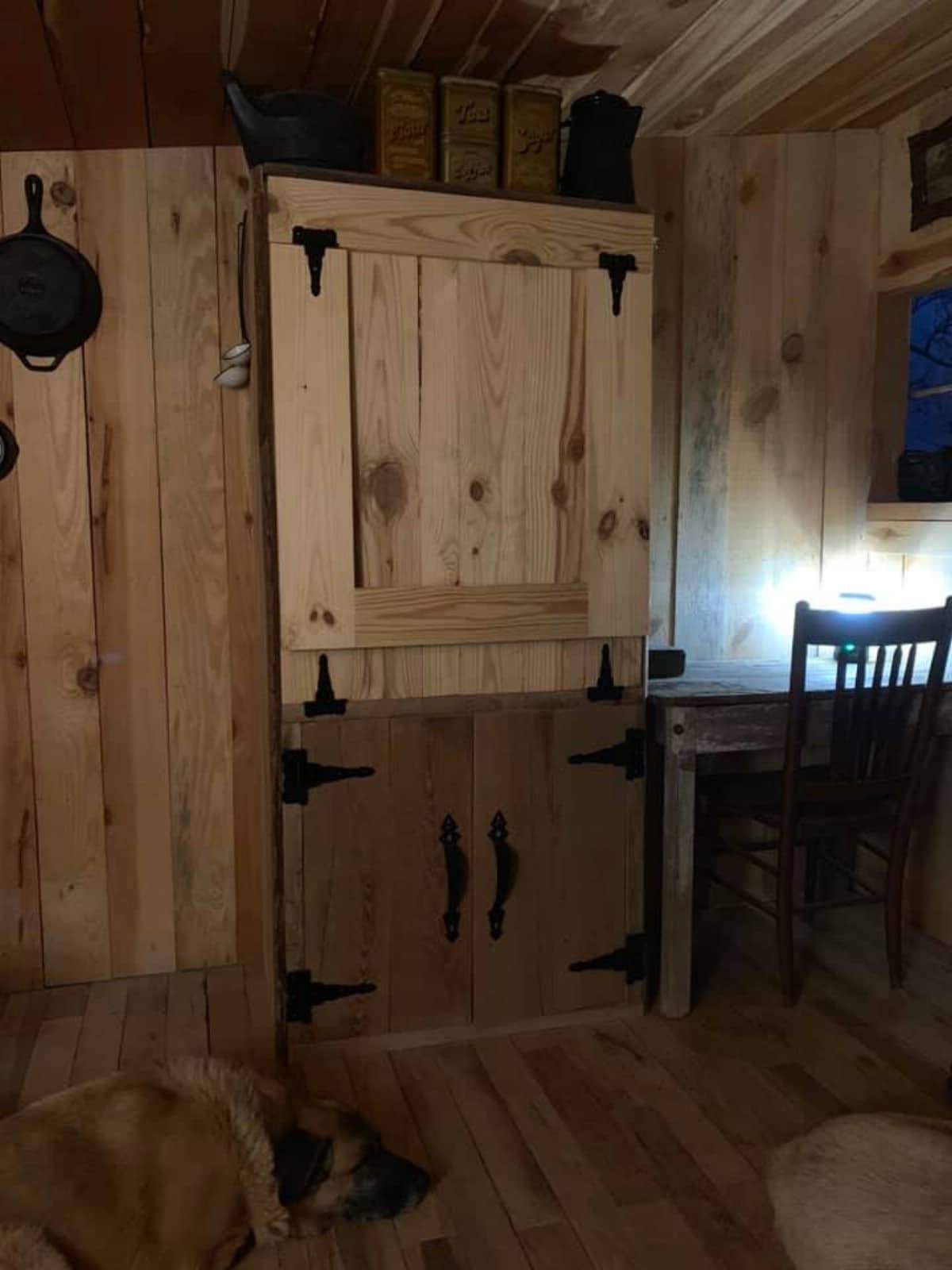 Pallet house pantry