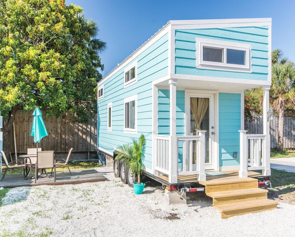 Тини отзывы. Tiny House Флорида. Пляжный домик. Маленький пляжный домик. Пляжные домики проекты.