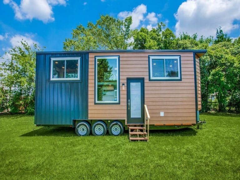 This 28' Tiny Home on Wheels Will Leave You "Breathless" - Tiny Houses