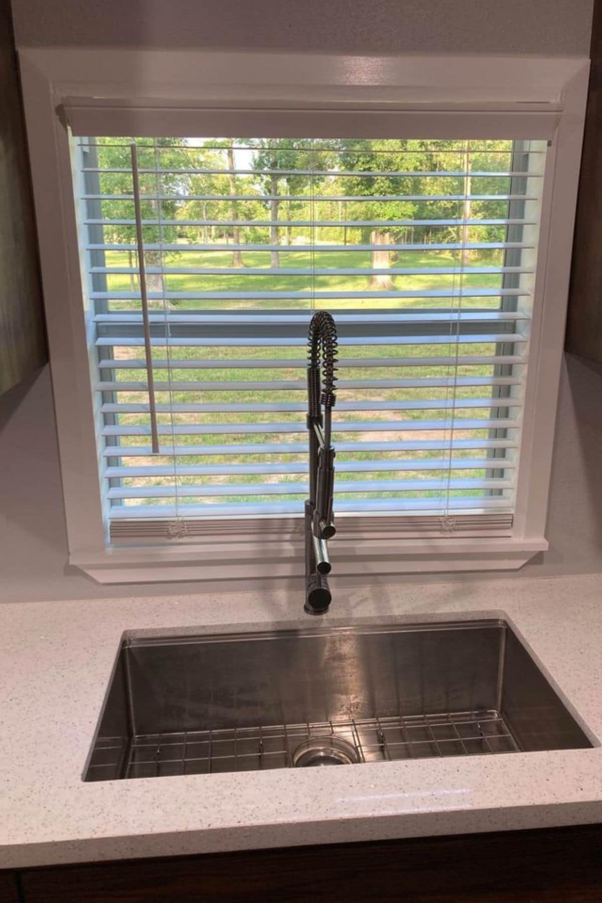 Deep stainless stell sink with rack