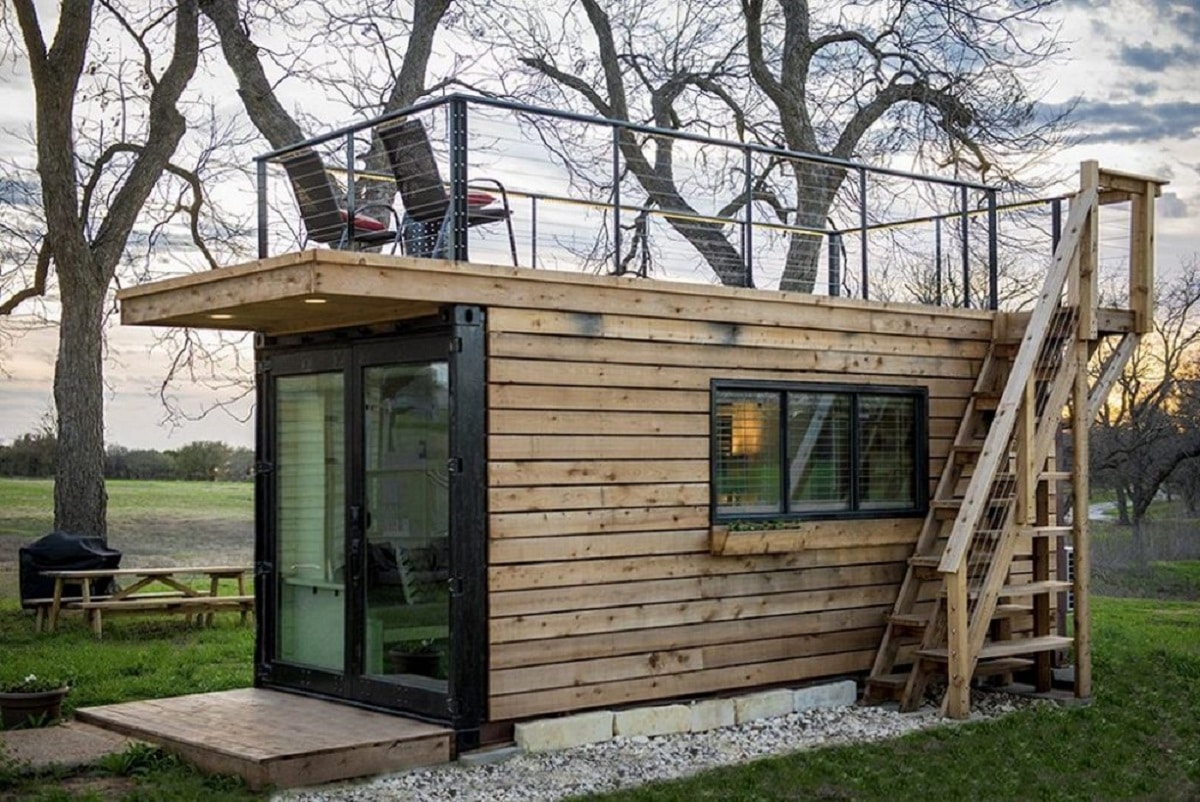 Tiny home with a 2nd floor deck