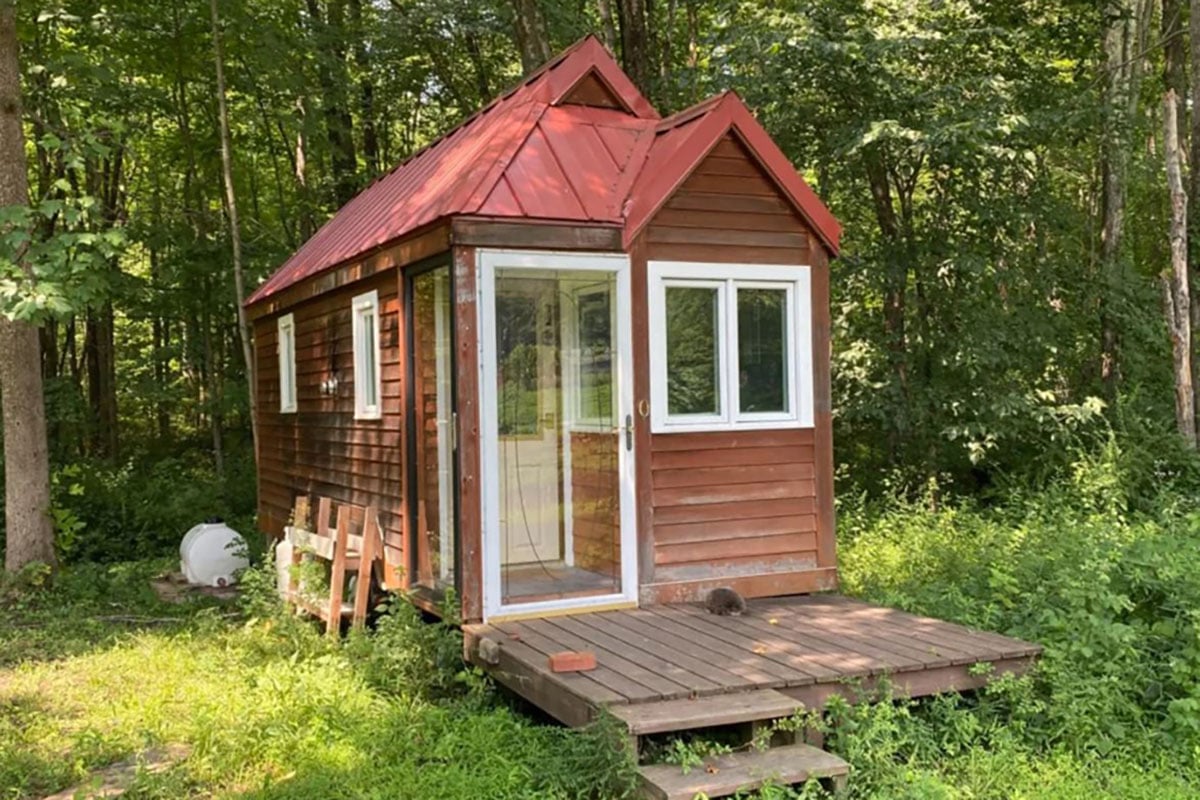 Off The Grid Fencl Tiny House