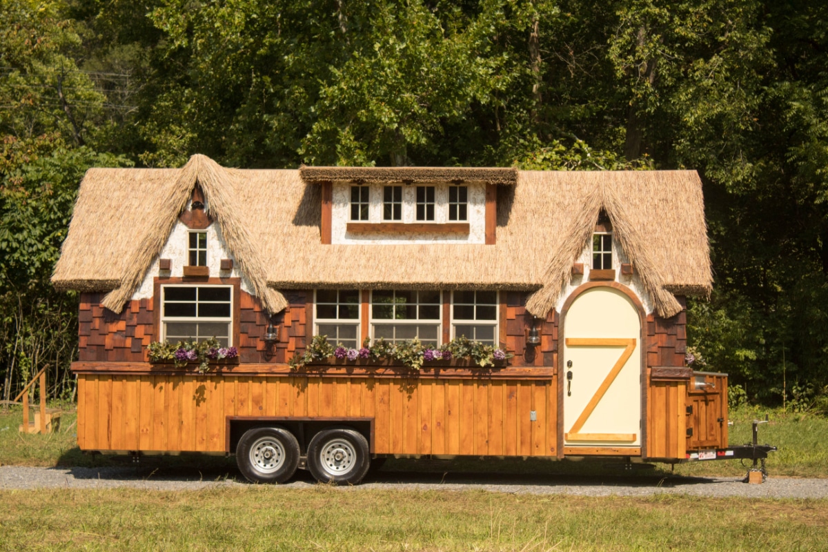 Cozy mobile home with wheels