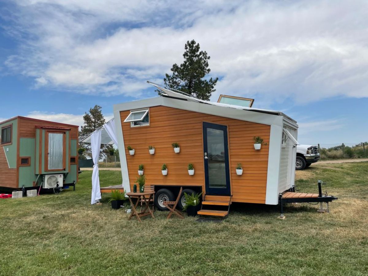 16' Award Winning Luxurious Tiny House from outside