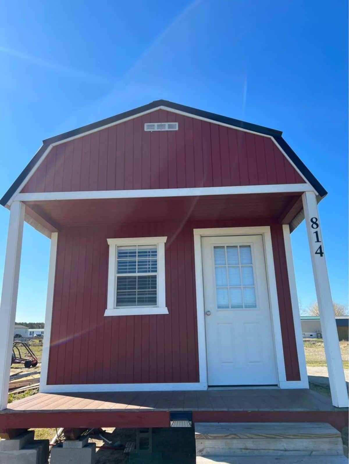 Front view of 1 Bedroom Barn-Style Tiny House