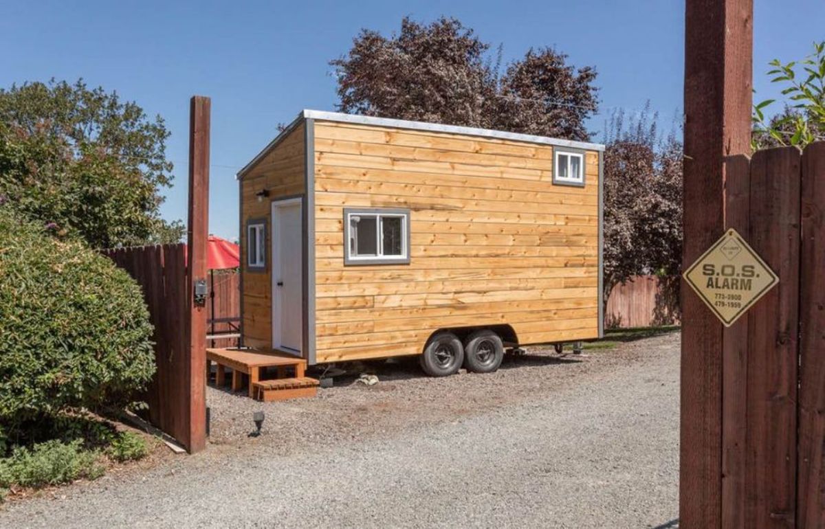 18’ Cozy Tiny House from outside