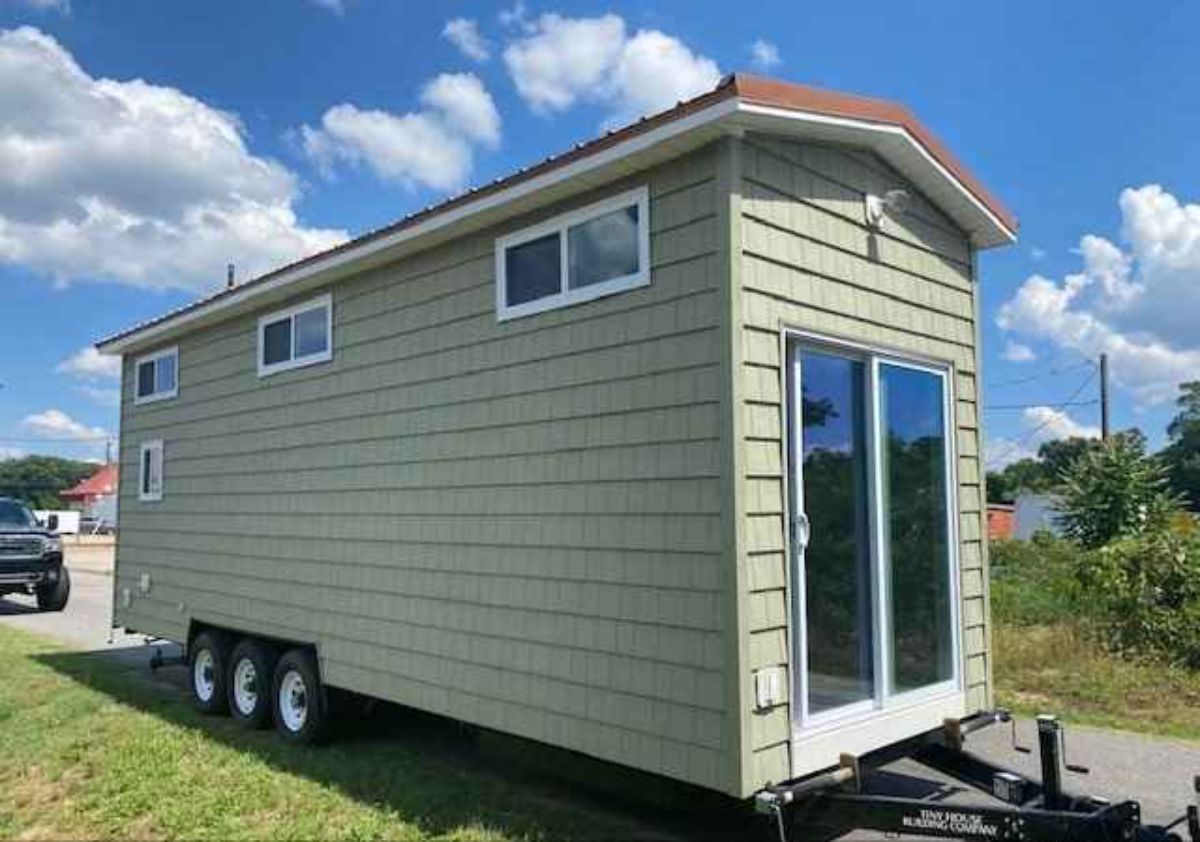 28' Tiny Home on Wheels from outside