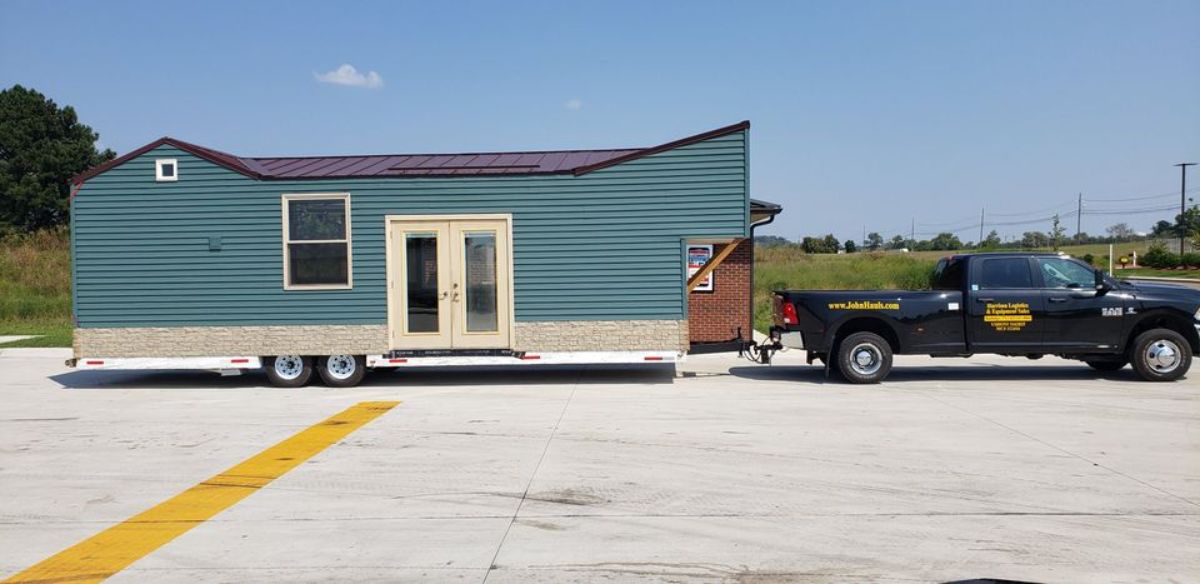 Full view of 32' Spacious Tiny House from outside