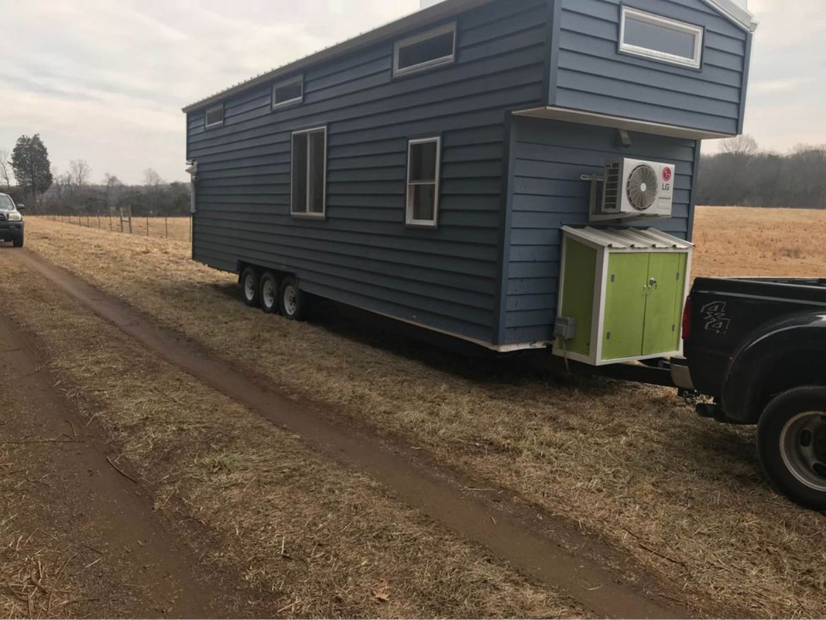 Tiny House on Wheels from outside