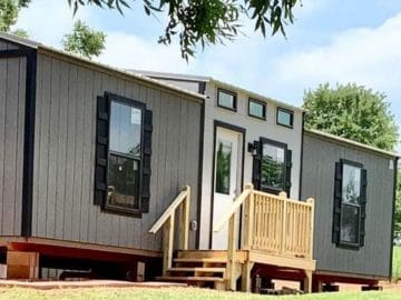 Featured Image of 42’ Tiny House Has King Bedroom, Built-In Closet