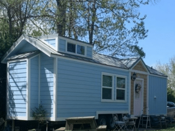 Featured Image of Beautiful 34’ Tiny Home on Wheels Has Two Bedrooms