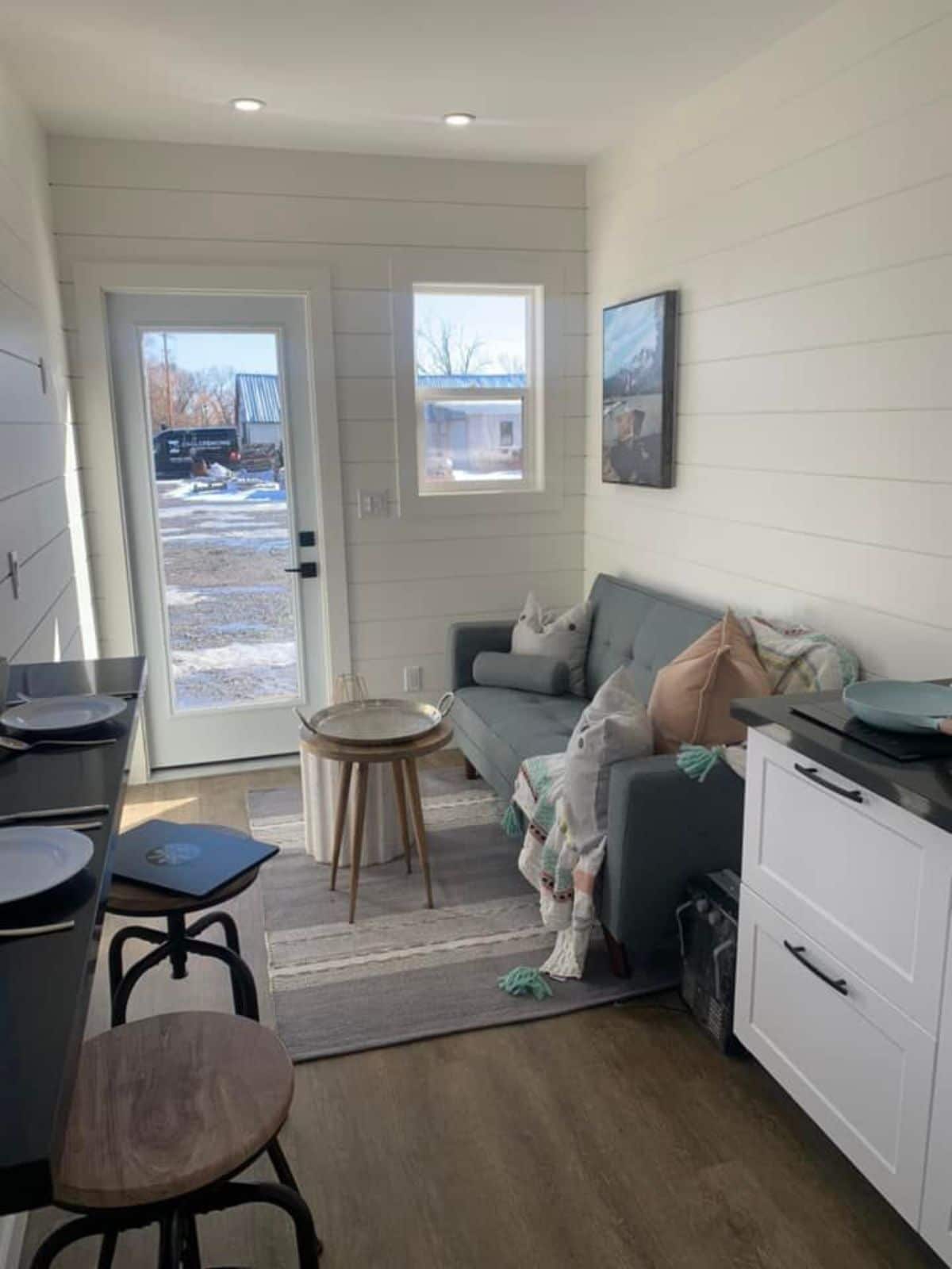 Beautifully designed and well equipped tiny cabin can be your tiny house or workspace
