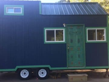 Featured Img of 152 sf Micro Tiny Home is Perfect For Your Off-Grid Adventures