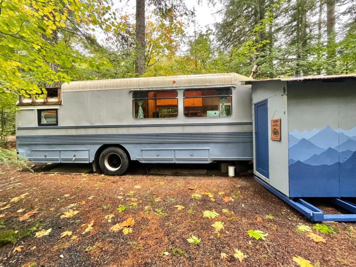 40' School Bus Converted Tiny House from outside