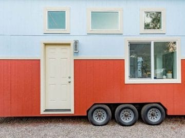 Featured Img of Custom 28' Tiny House Has Gorgeous Interiors