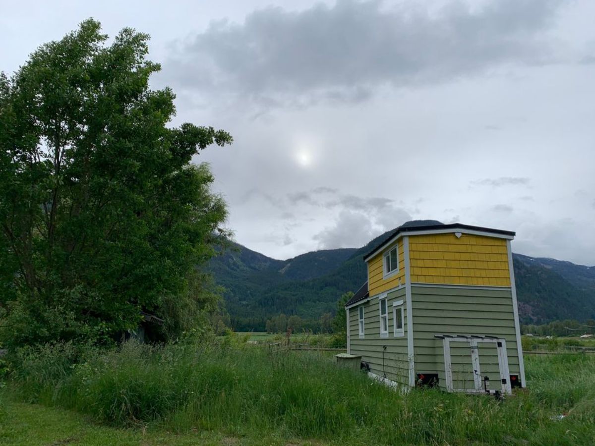 Stunning exterior of 24’ Fully Furnished Tiny House
