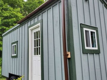 Featured Image of 20’ Compact Tiny Home is Modern, Stylish